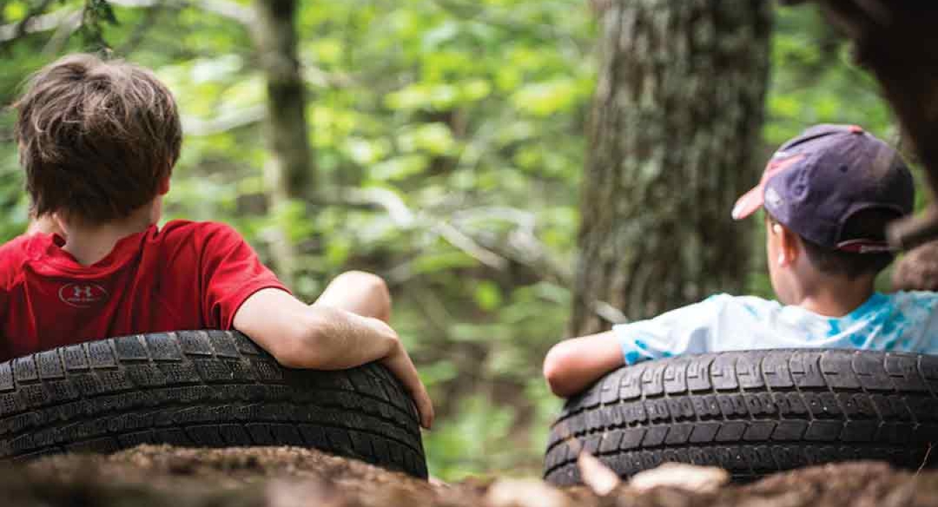 The Therapeutic Benefits of Free Play Outdoors 